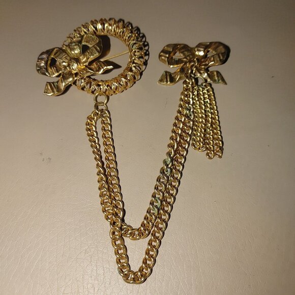 Swag Brooch Yellow Gold Tone Bow Chain Pin Set Ornate Tassel Dangle Detailing - Picture 10 of 14